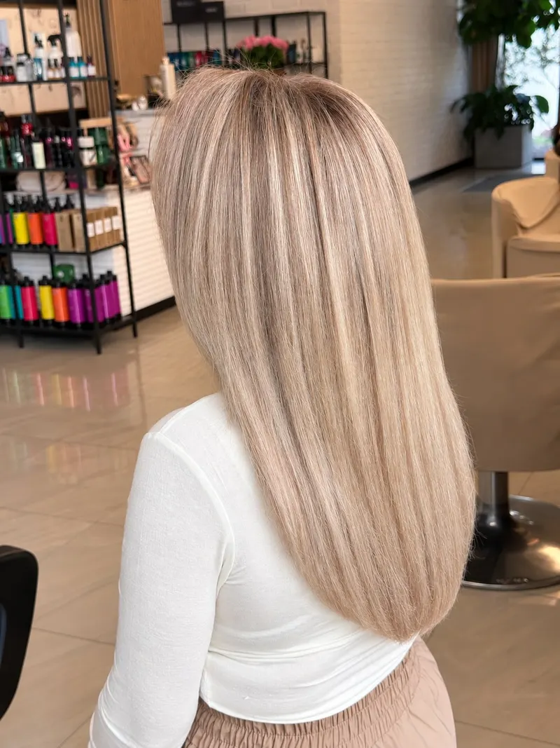 Blond Air Touch z miękkim przejściem od ciemniejszej nasady